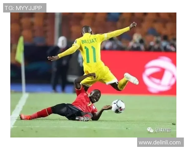 法国足球明星卷入诈骗丑闻引发公众关注与讨论